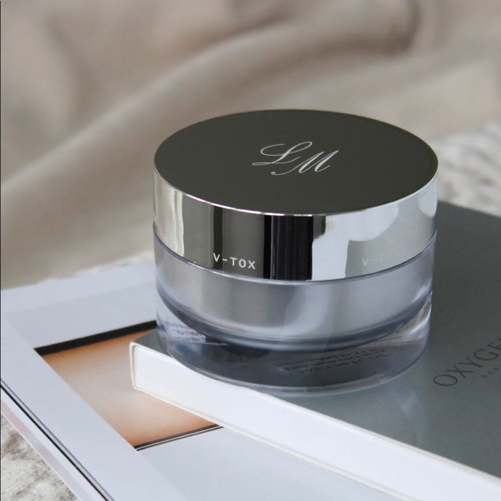 Container of the Linda Mededith’s V-tox cream